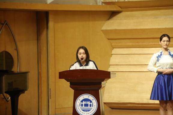 8.获奖学生代表陈泉凤同学发言