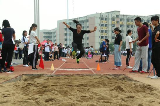 女子跳远