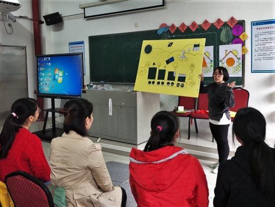 参赛选手与模拟学生互动（学前组）